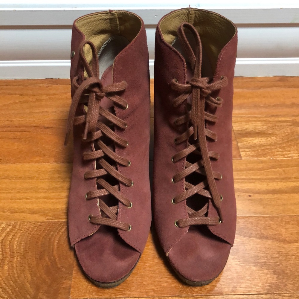 UGG Australia Elyse Burgundy Wedge